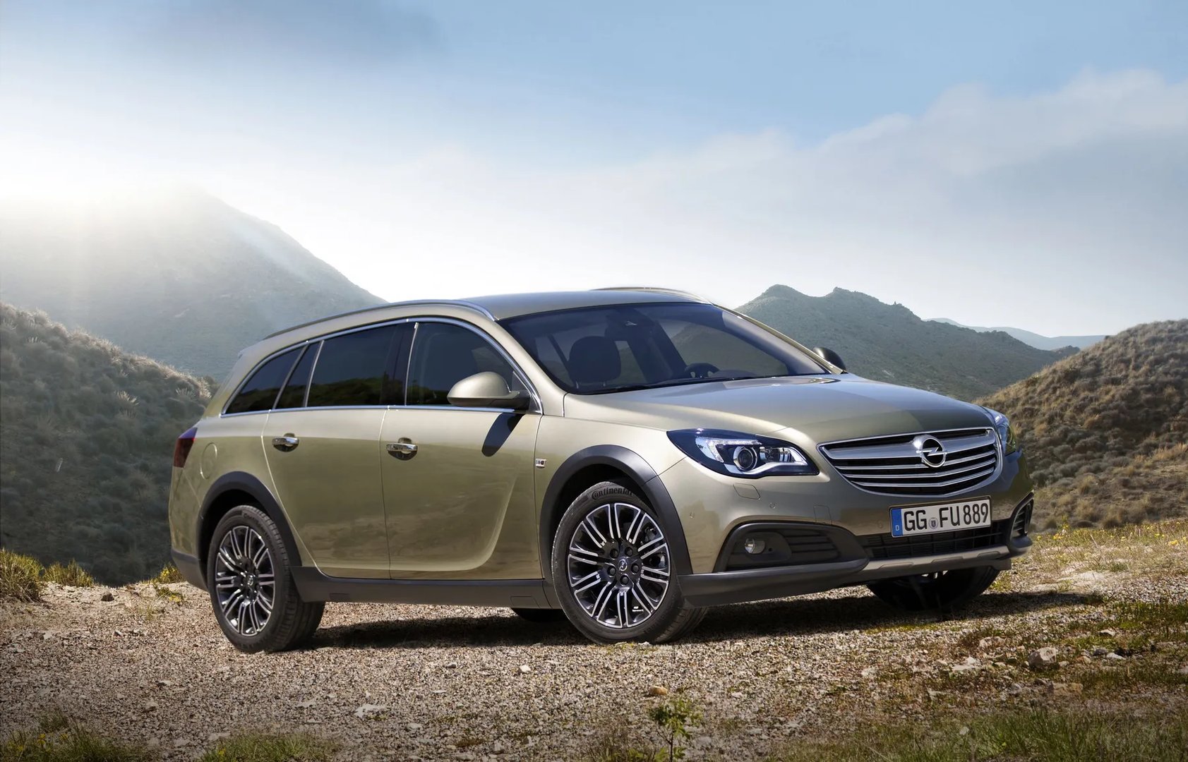 Opel_Insignia_1_generation_restyling__Estate_5-door__3.jpg