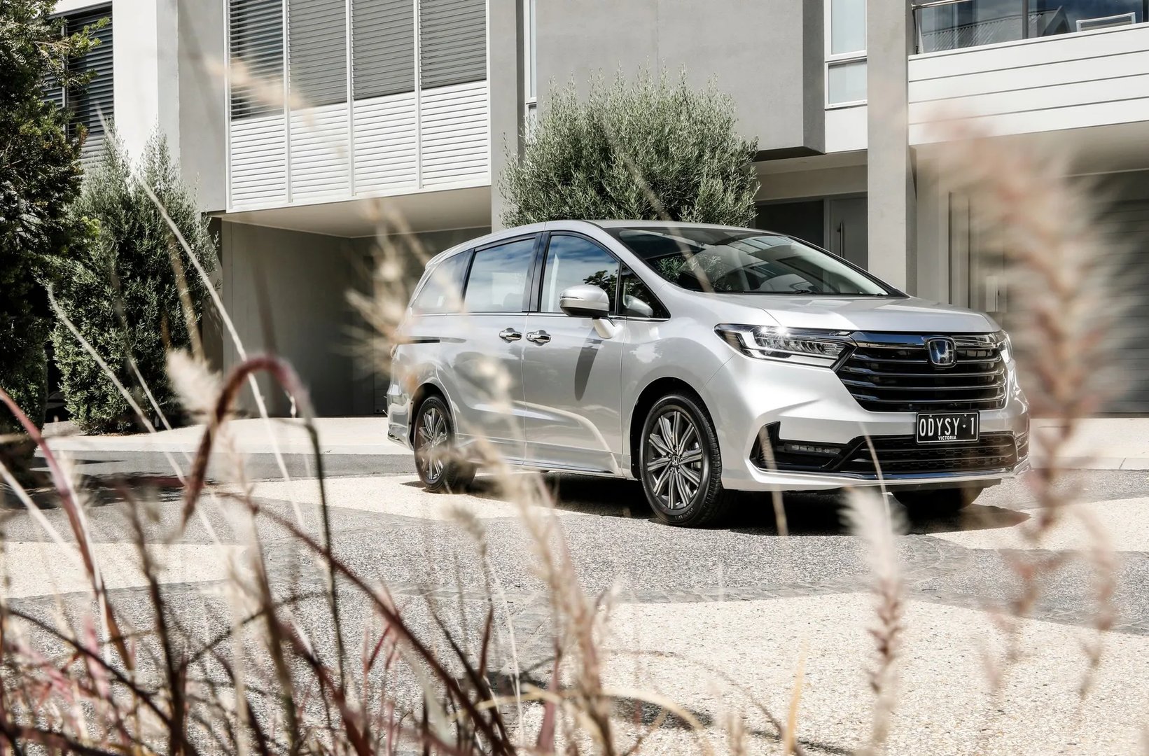 Honda_Odyssey_5_generation_restyling_2__Minivan__6.jpg