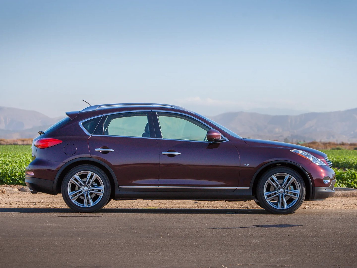 Infiniti_QX50_1_generation__SUV_5-doors__4.jpg