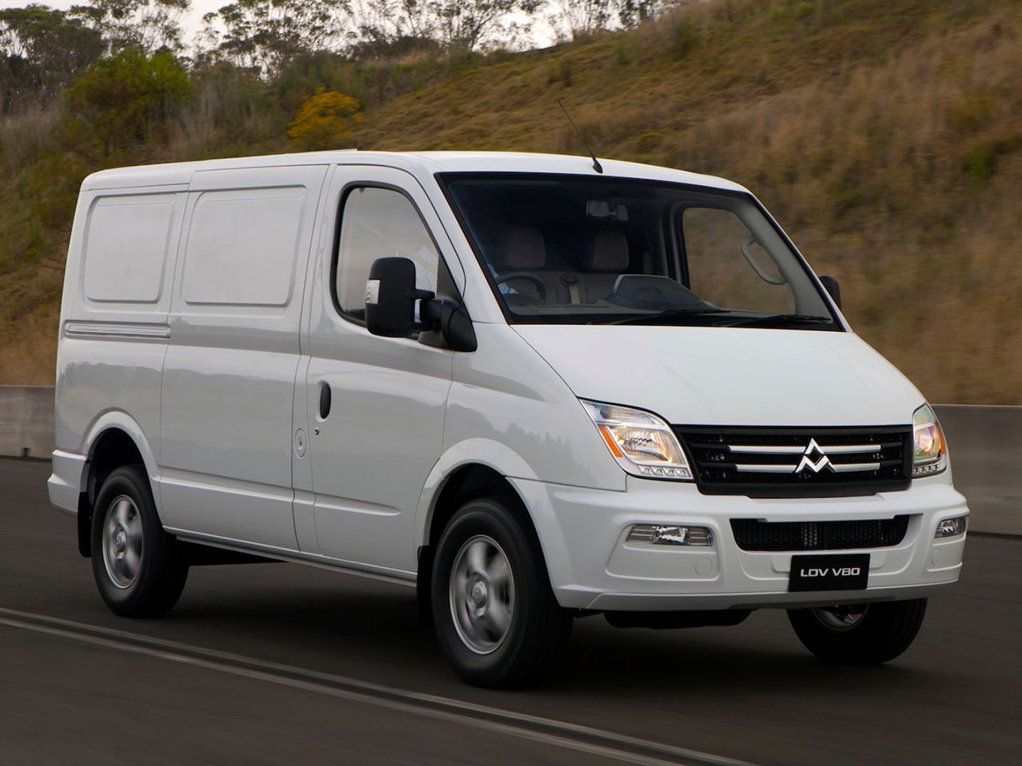 maxus_V80_1_generation__Van_Long__2.jpg