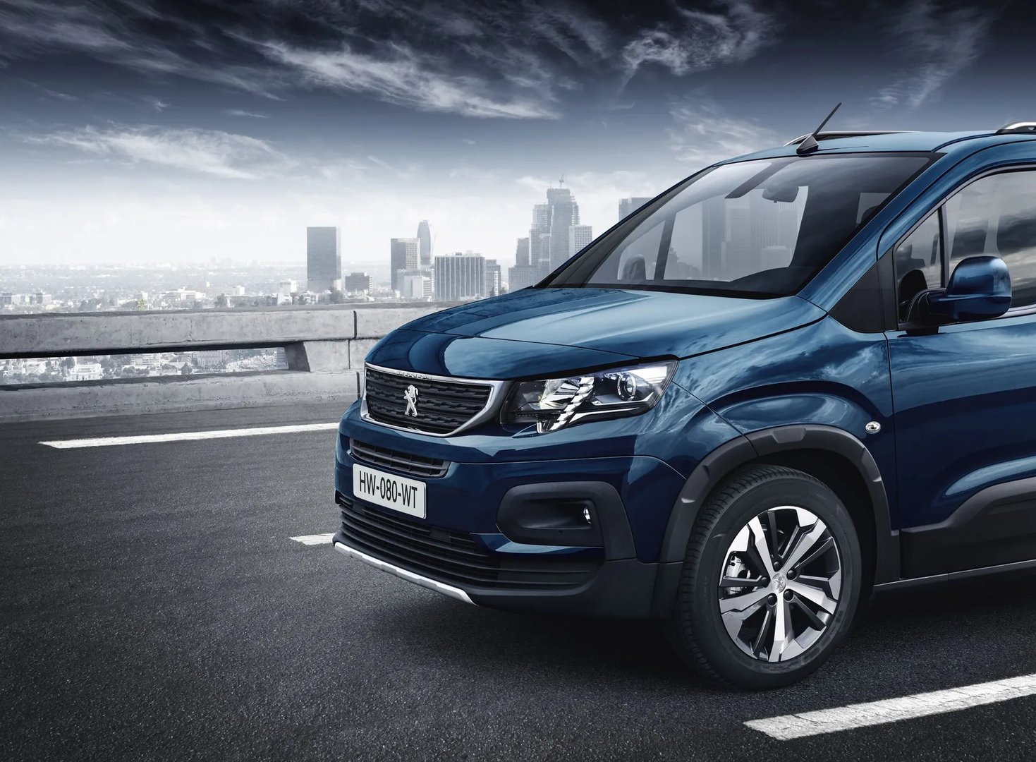Peugeot_Rifter_1_generation__Compact_Van_Long__5.jpg