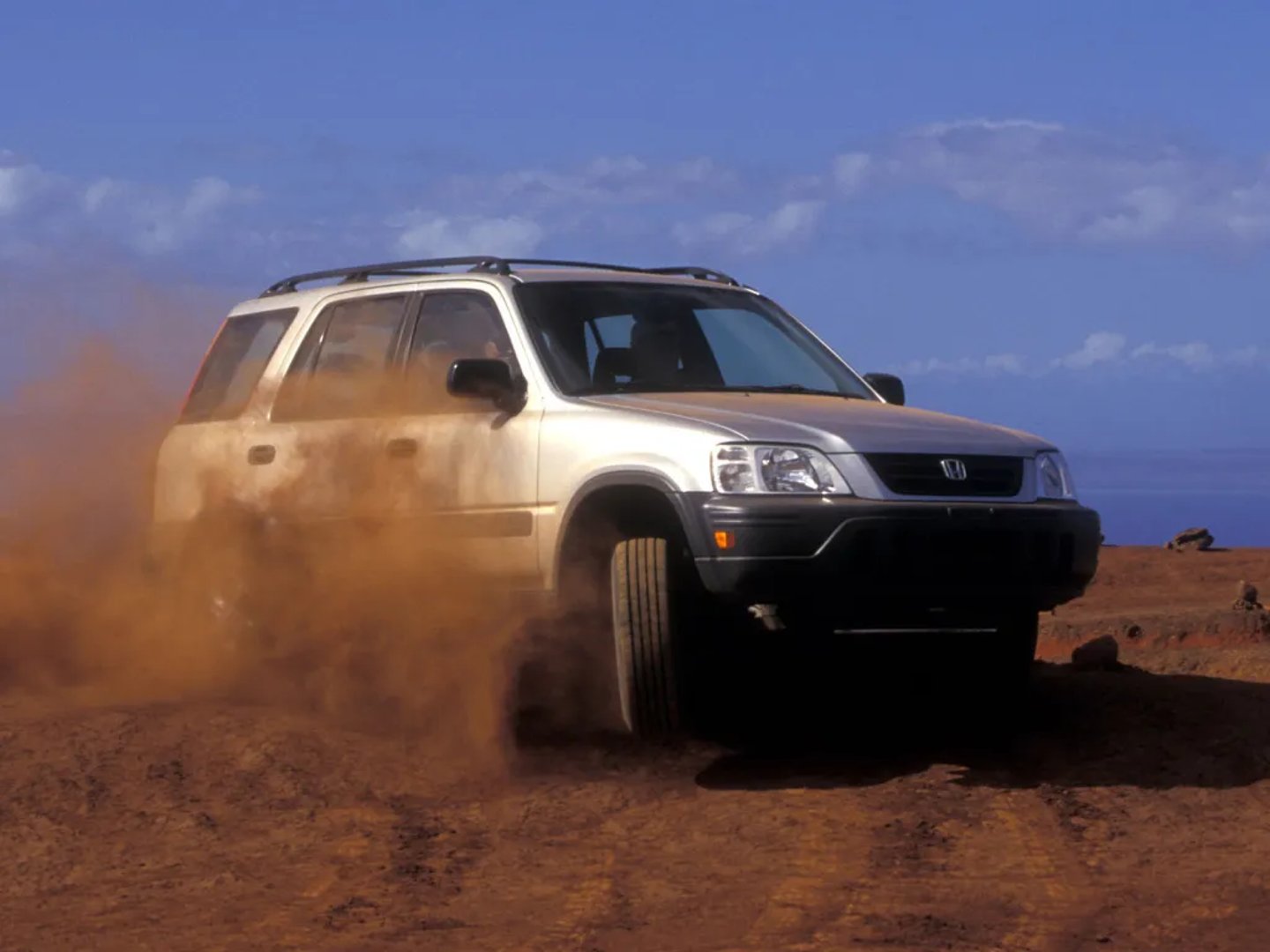 Honda_CR-V_1_generation__SUV_5-doors__6.jpg
