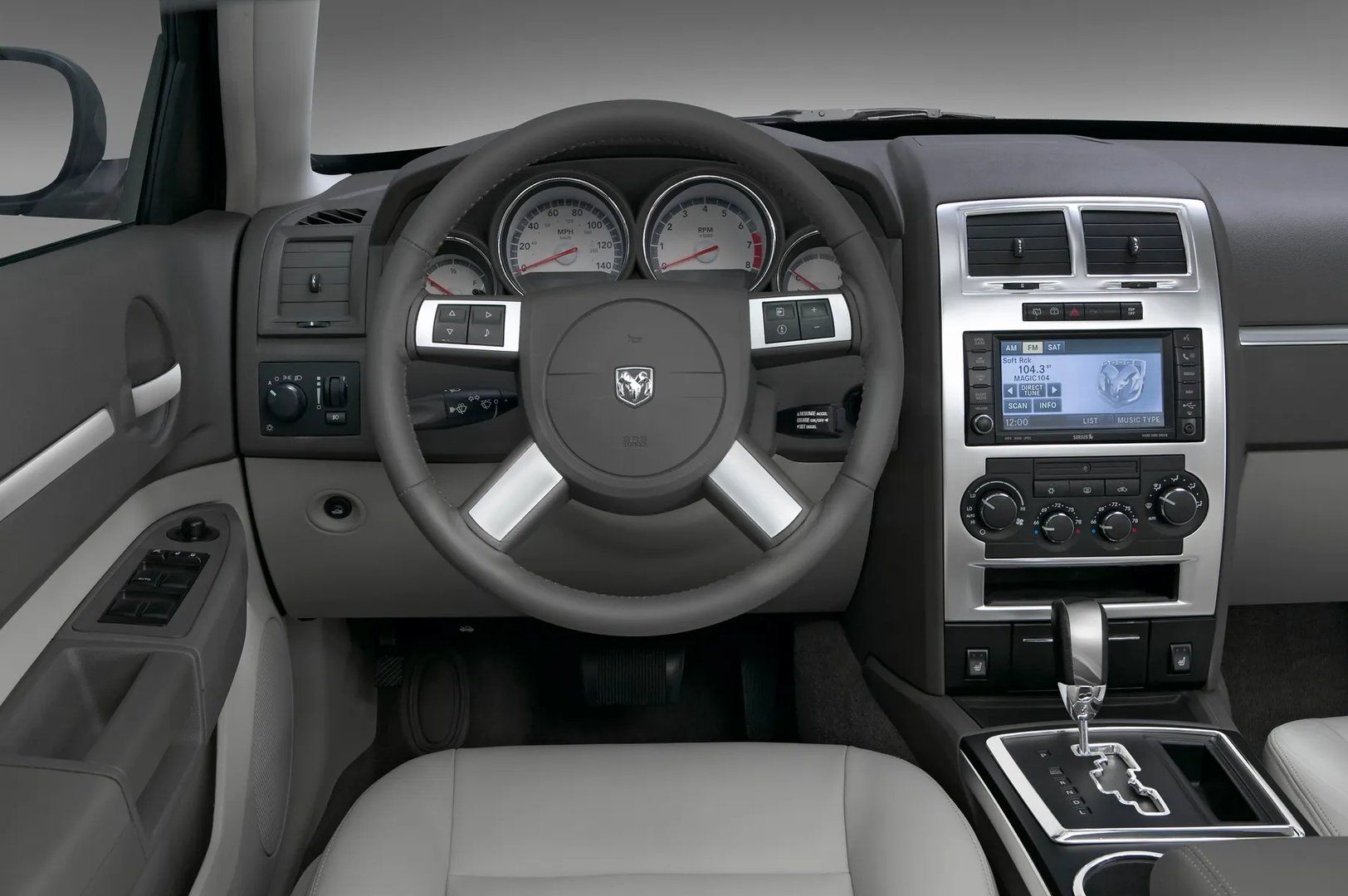 Dodge_Magnum_1_generation_restyling__Estate_5-door__9.jpg