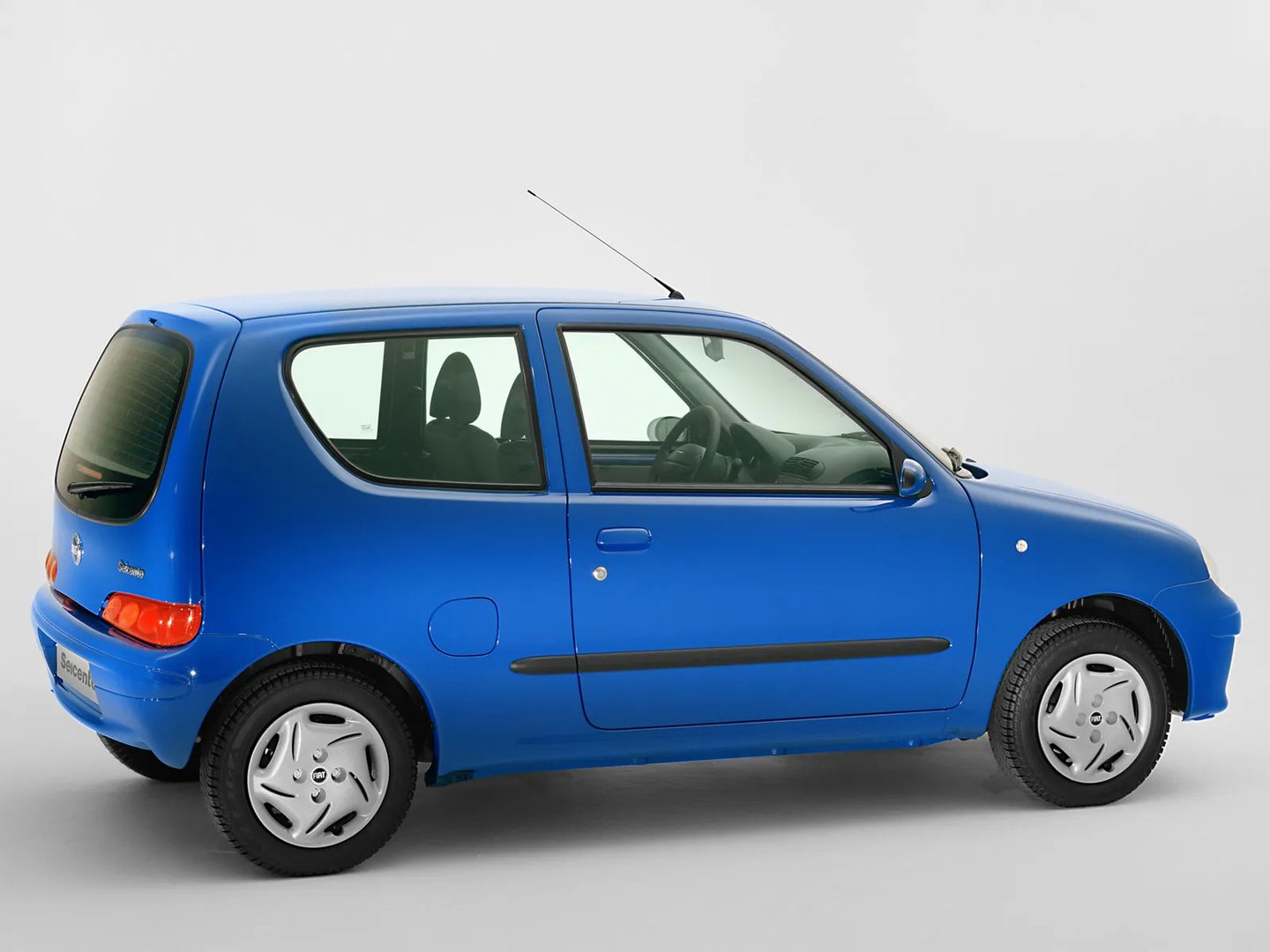 Fiat_Seicento_1_generation_restyling__Mini_3-doors__2.jpg