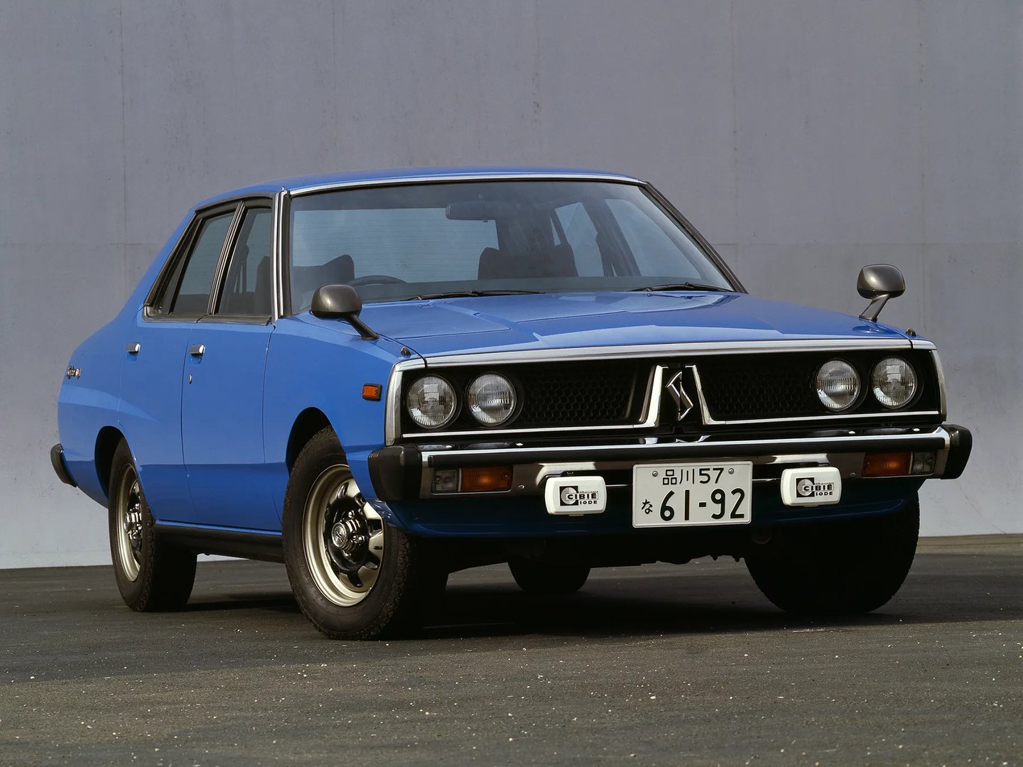 Nissan Skyline 5 generation  Sedan
