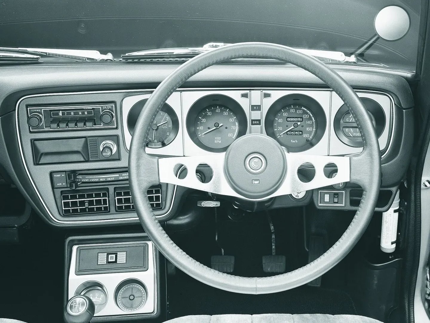 Datsun_Cherry_2_generation__Sedan__2.jpg