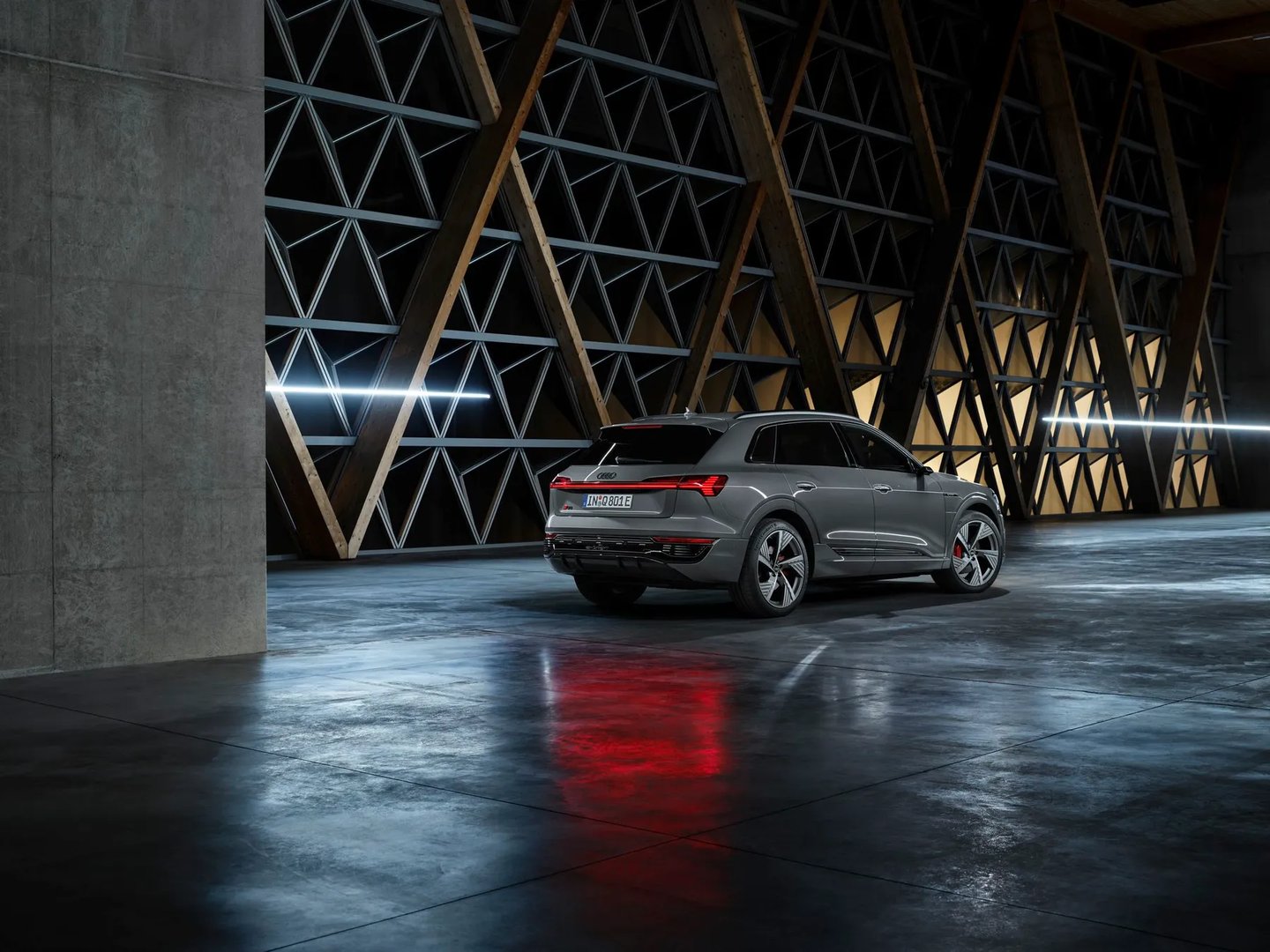 Audi_Q8_e-tron_1_generation_restyling__SUV_5-doors__12.jpg