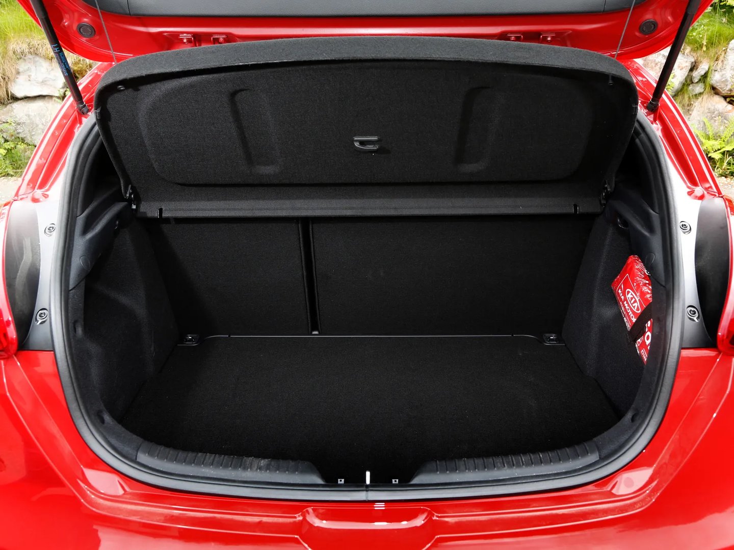 Kia_Ceed_GT_1_generation__Hatchback_3-door__7.jpg