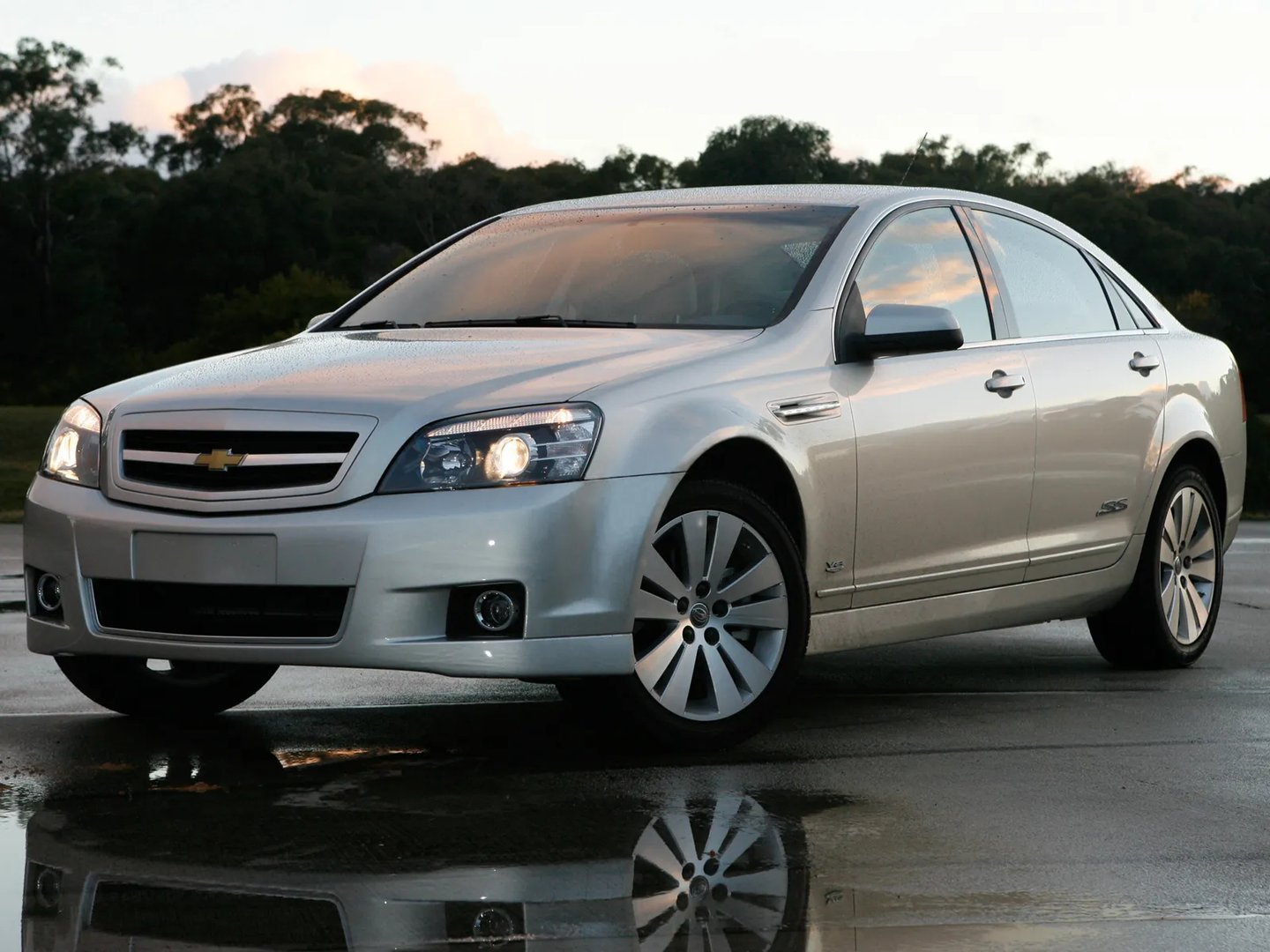 Chevrolet_Caprice_6_generation__Sedan__3.jpg