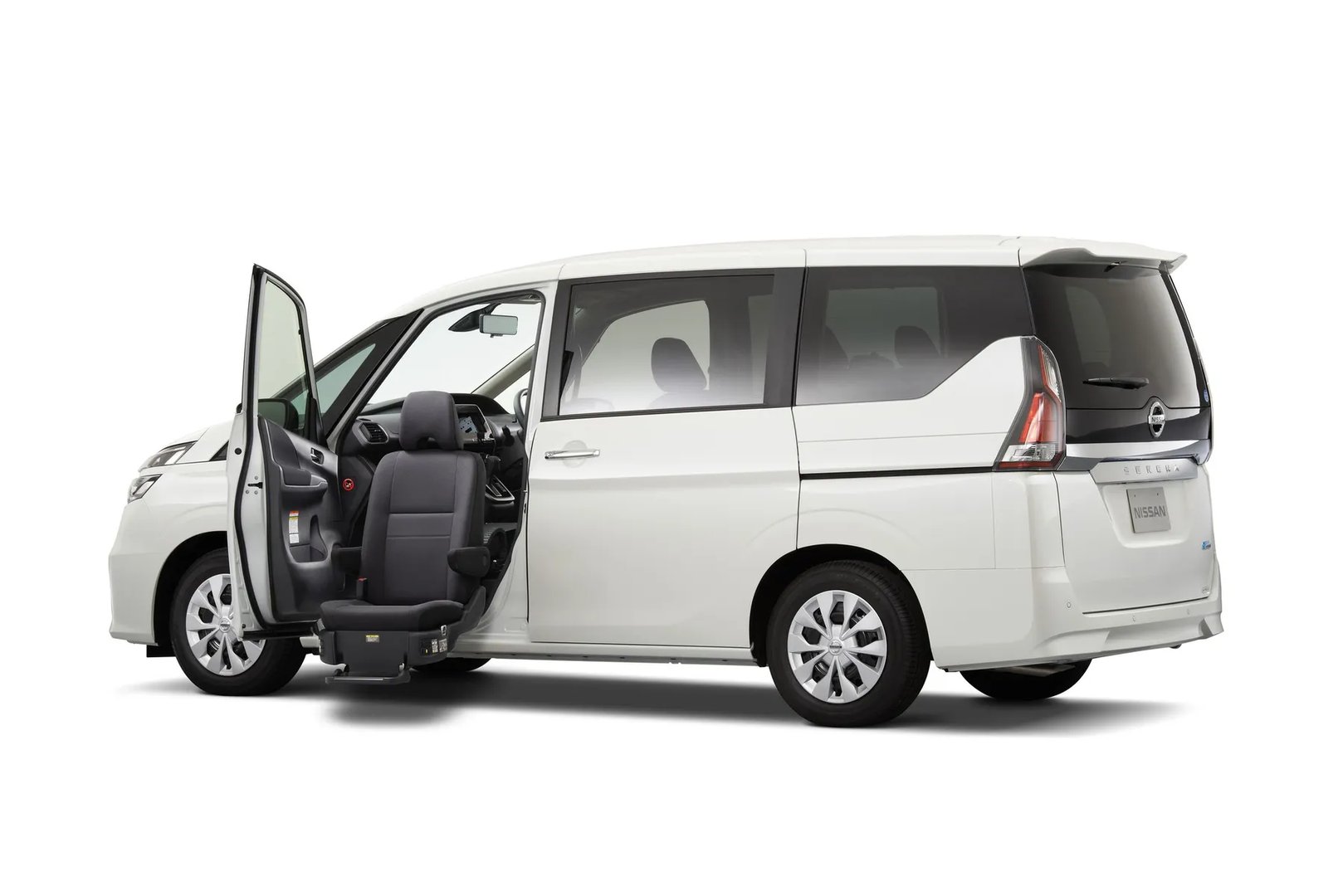 Nissan_Serena_5_generation__Minivan__6.jpg