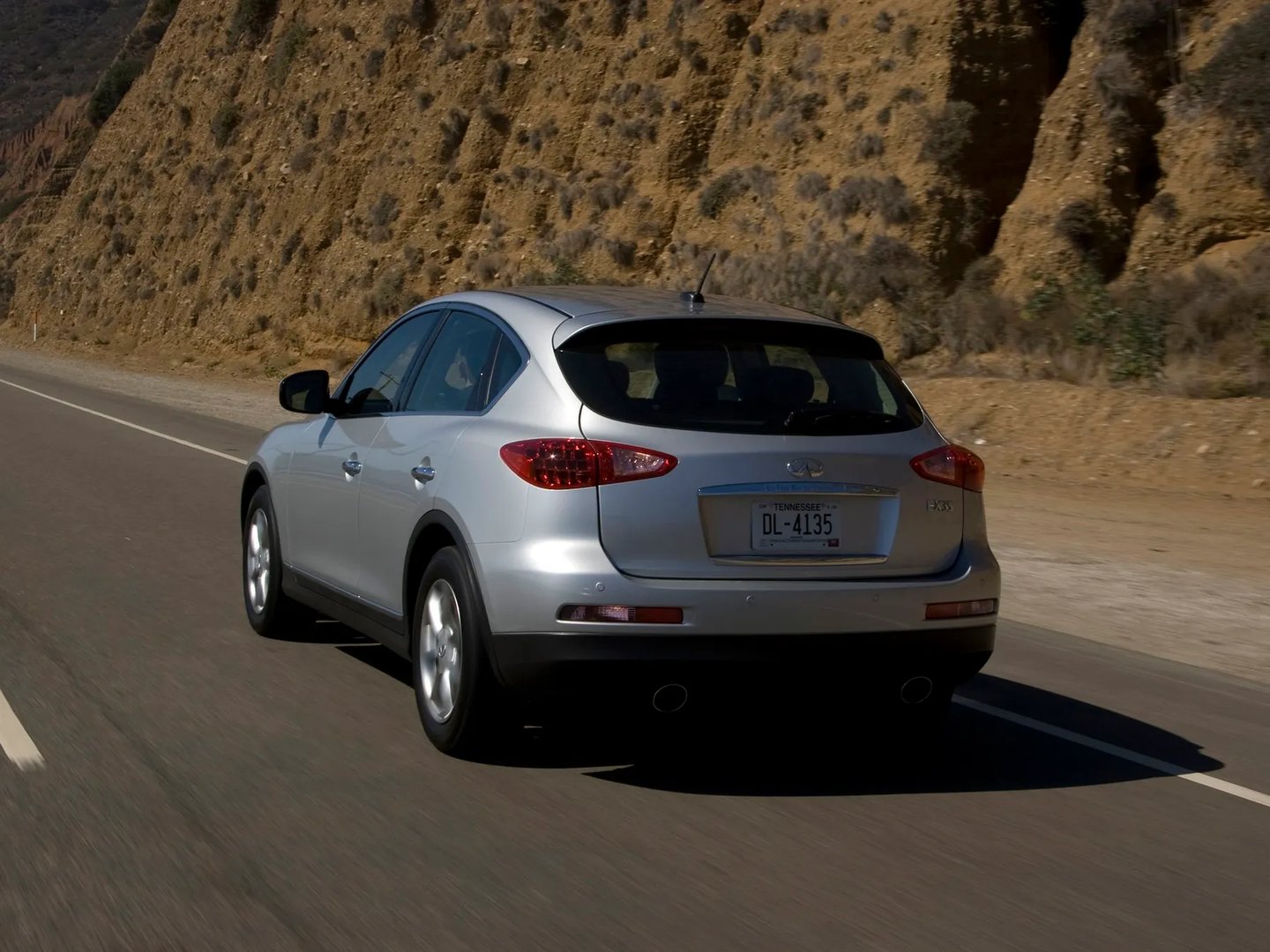 Infiniti_EX_1_generation__SUV_5-doors__13.jpg