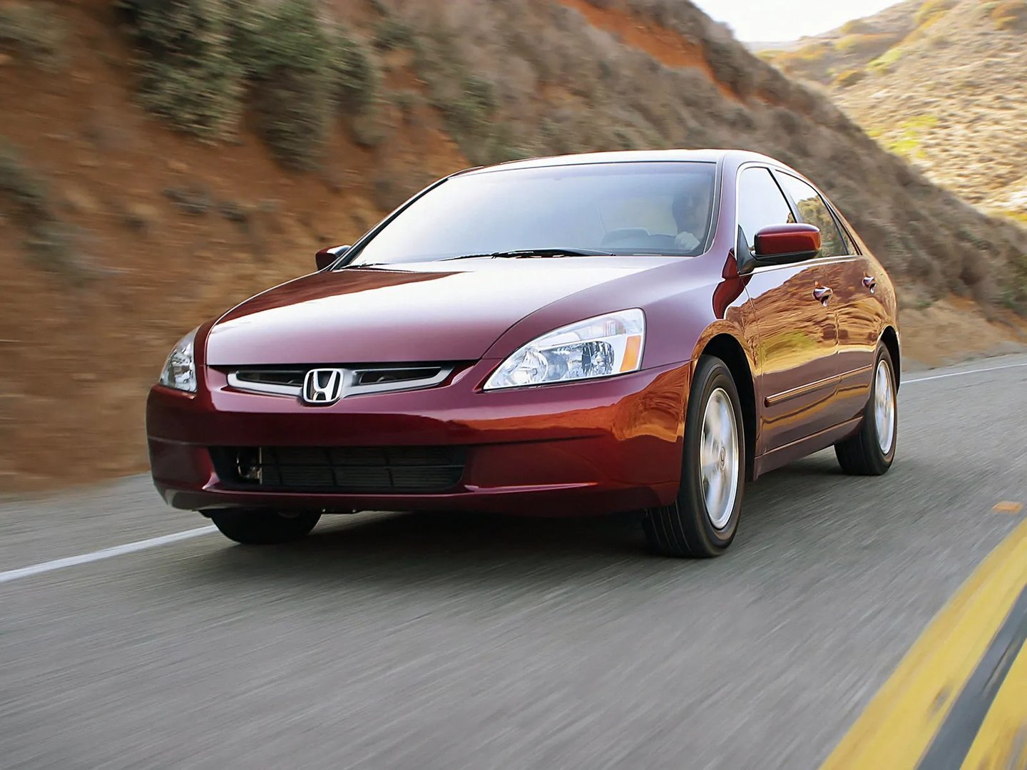 Honda_Accord_(USA)_7_generation__Sedan__5.jpg