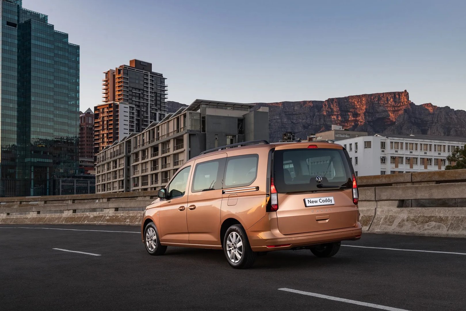 Volkswagen_Caddy_5_generation__Compact_Van_Long__9.jpg