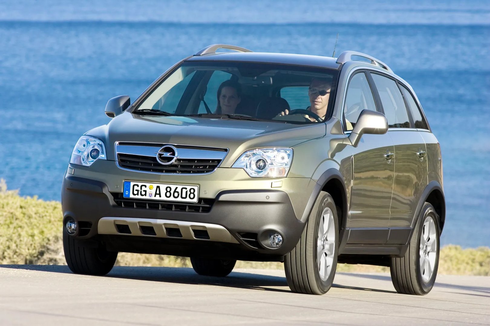 Opel_Antara_1_generation__SUV_5-doors__5.jpg