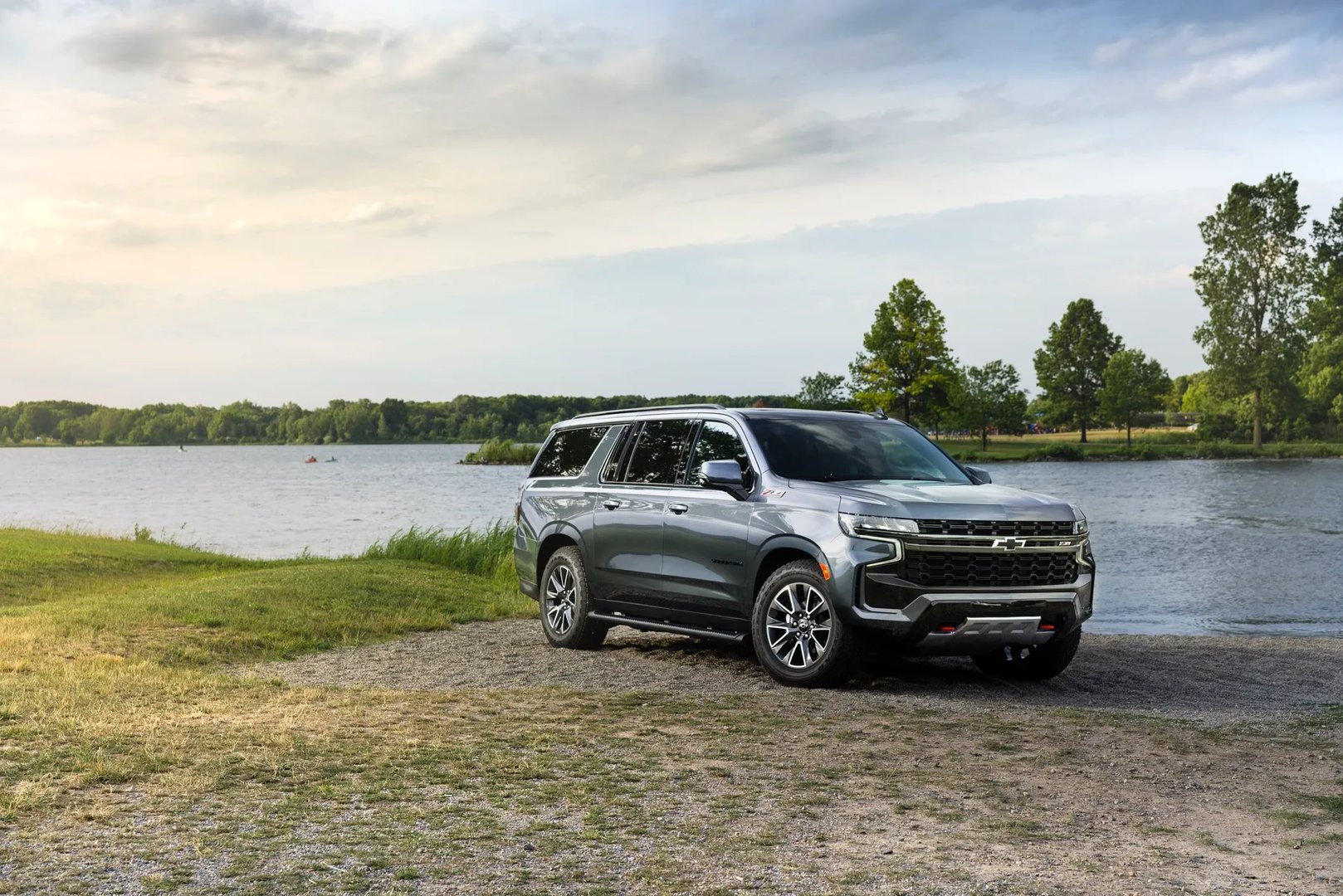 Chevrolet_Suburban_12_generation__SUV_5-doors__2.jpg