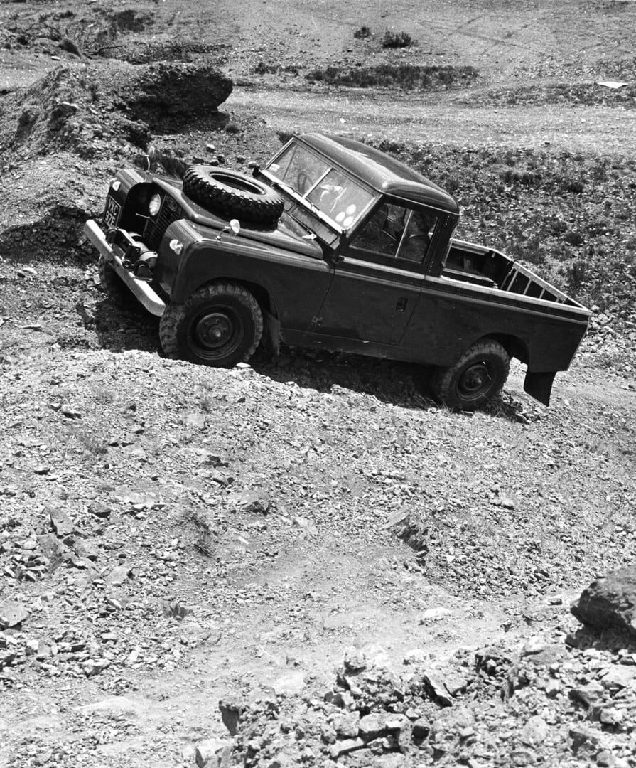 Land Rover_Series_II_1_generation__Pickup_single-cab__5.jpg