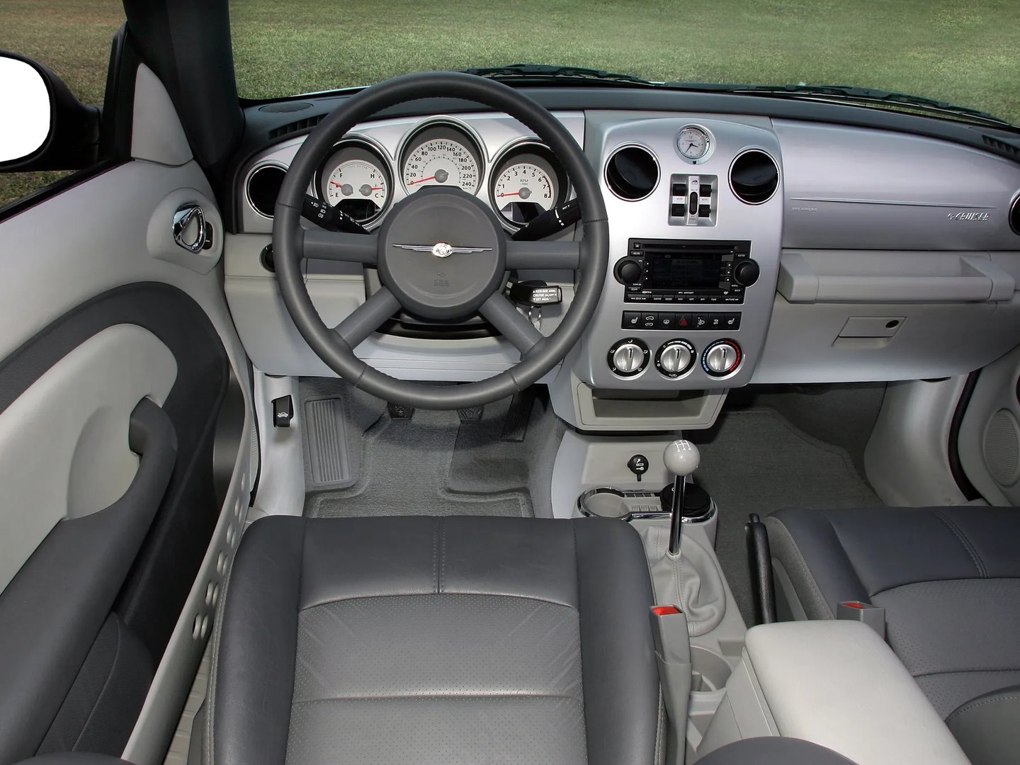 Chrysler_PT_Cruiser_1_generation__Cabrio__13.jpg