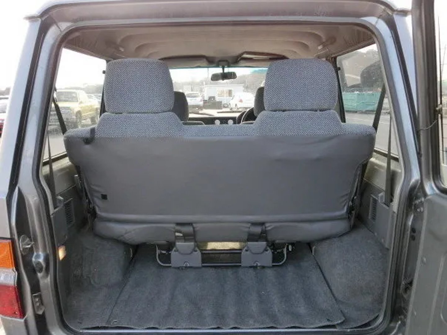 Daihatsu_Rugger_2_generation__SUV_3-doors__6.jpg