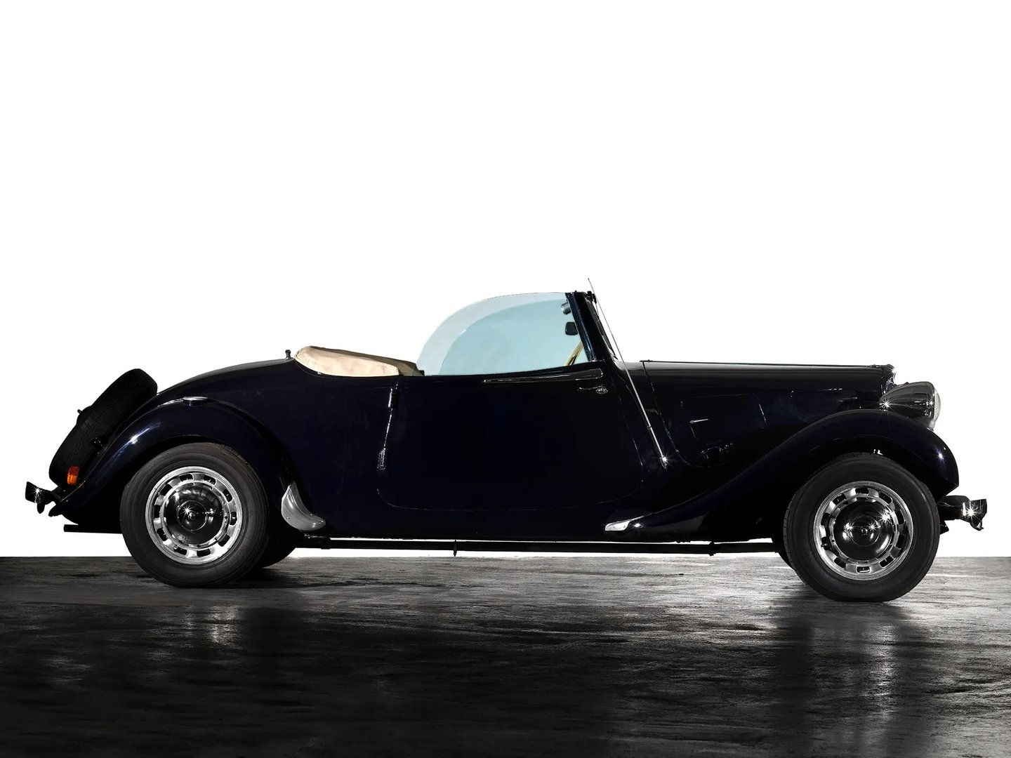 Citroen_Traction_Avant_1_generation__Cabrio__12.jpg