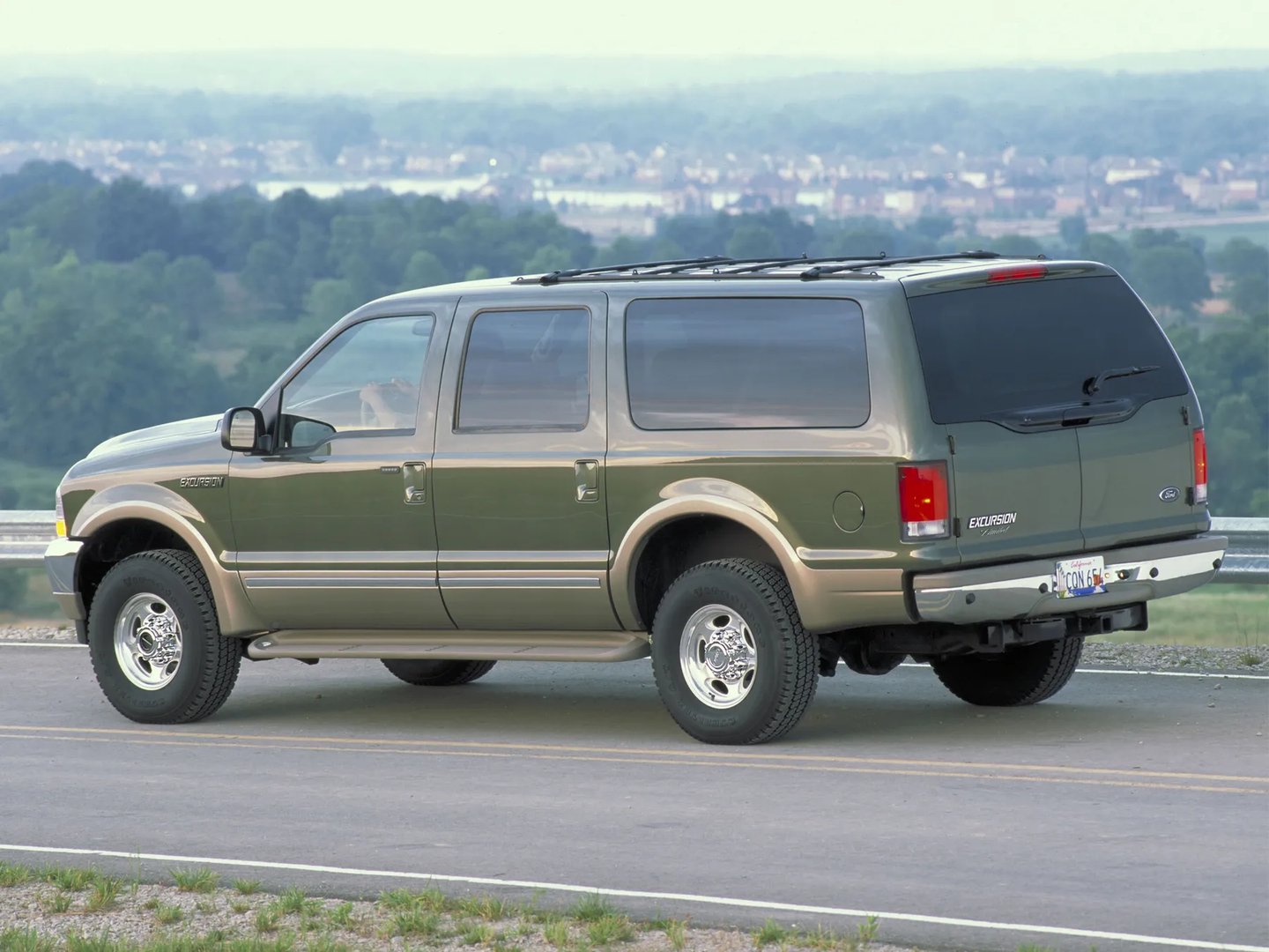Ford_Excursion_1_generation__SUV_5-doors__6.jpg