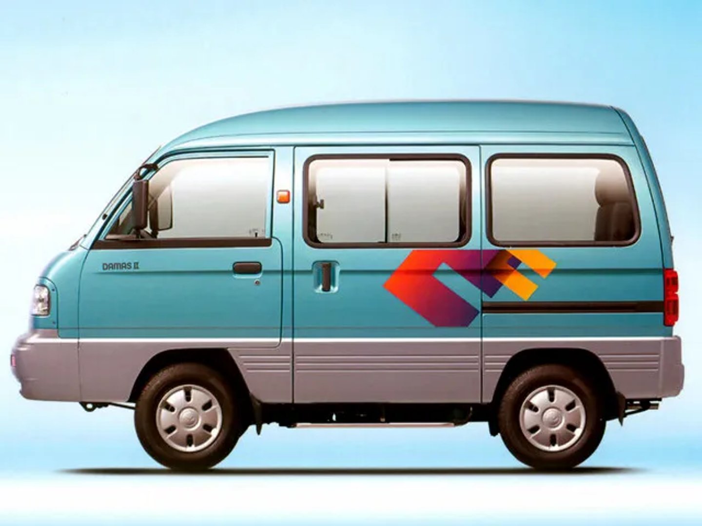 Daewoo_Damas_2_generation__Microvan__1.jpg