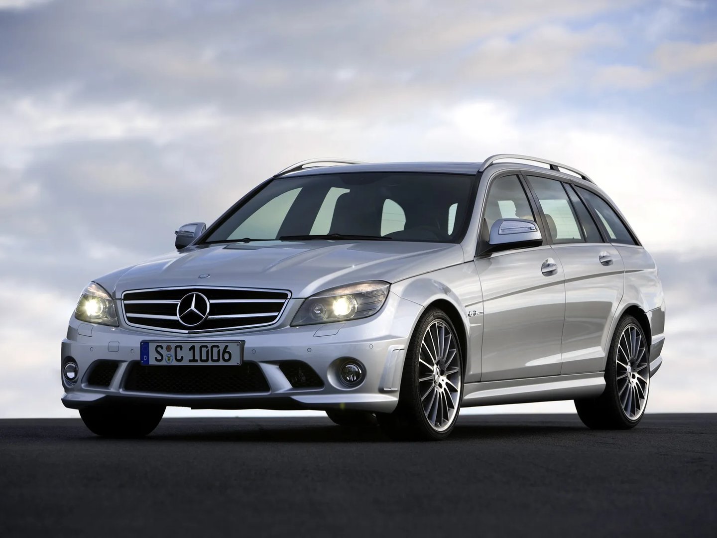 Mercedes_C-Class_AMG_3_generation__Estate_5-door__1.jpg