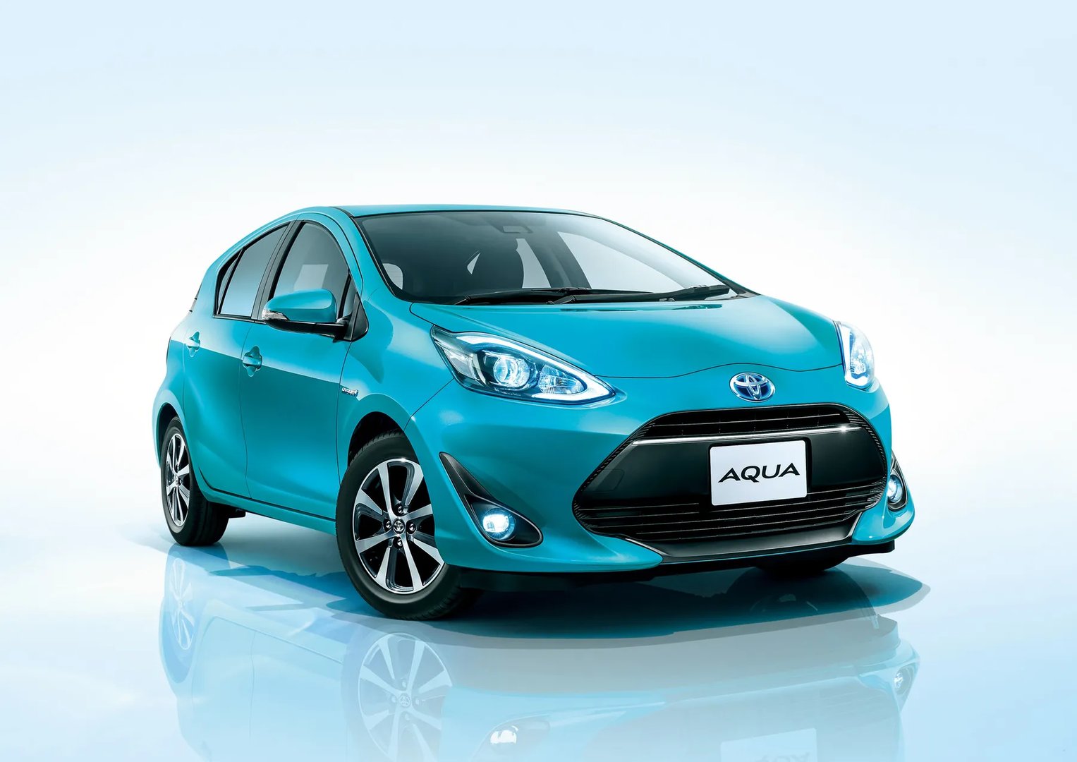 Toyota_Aqua_1_generation_restyling__Mini_5-doors__4.jpg