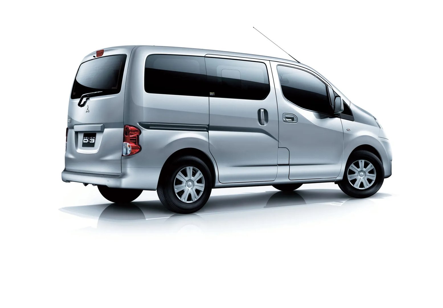 Mitsubishi_Delica_D:3_1_generation__Minivan__3.jpg