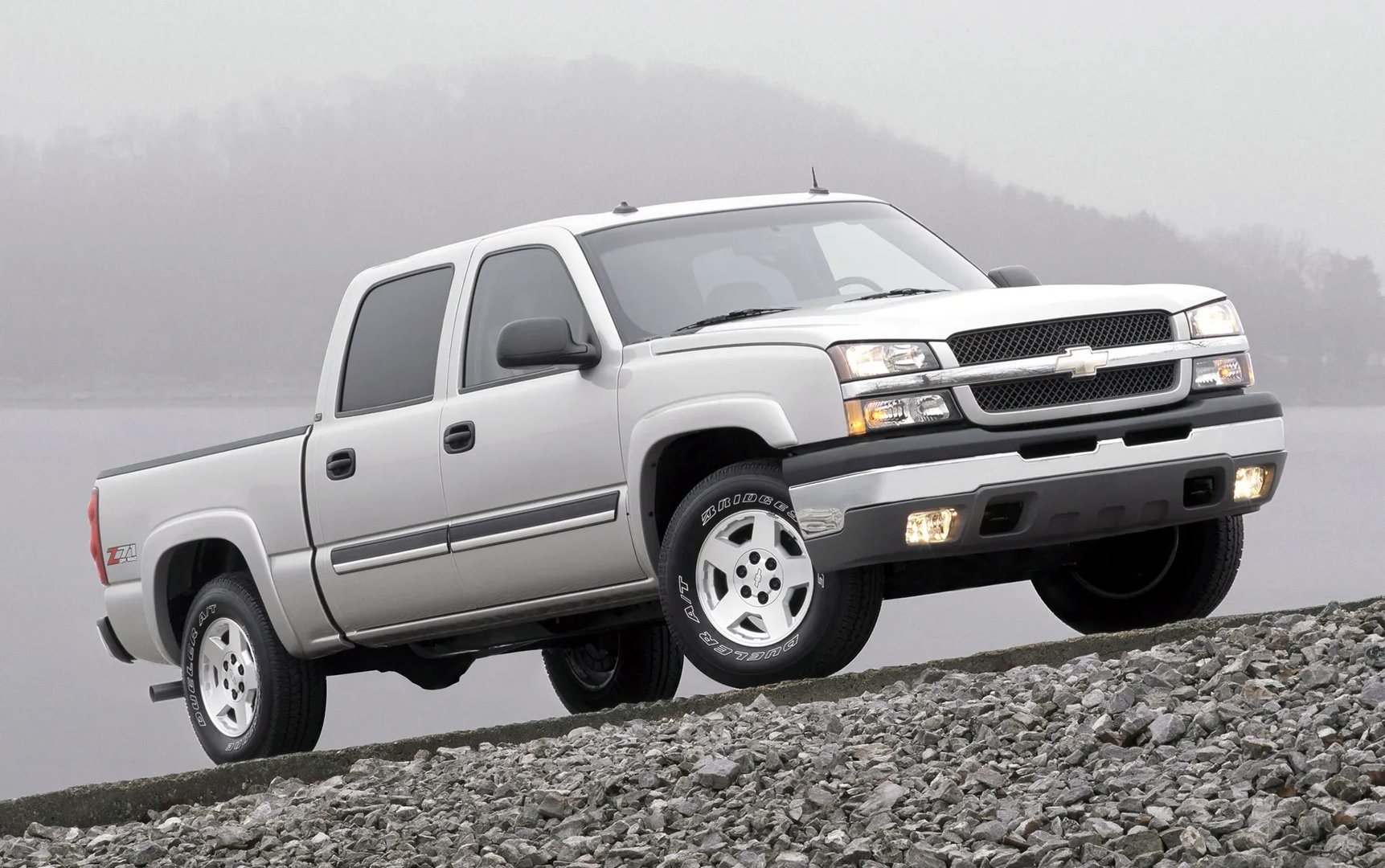 Chevrolet_Silverado_1_generation_restyling__Pickup_double-cab__3.jpg