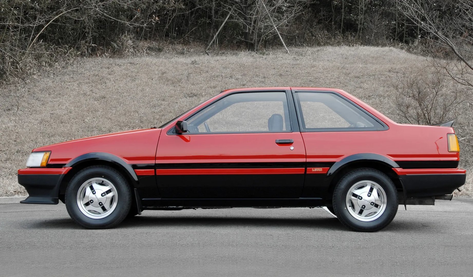 Toyota_Corolla_Levin_4_generation__Coupe__3.jpg