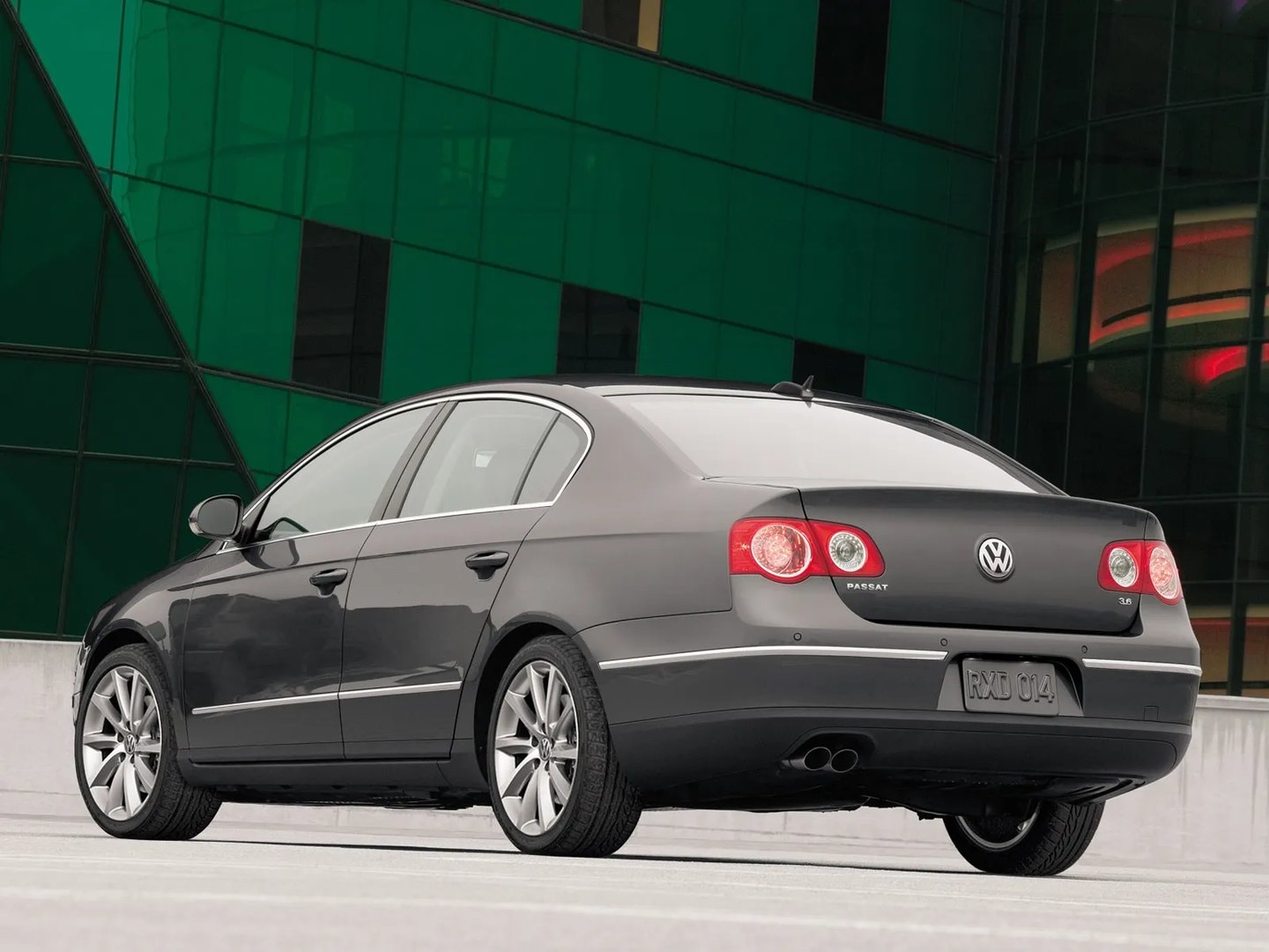 Volkswagen_Passat_6_generation__Sedan__12.jpg