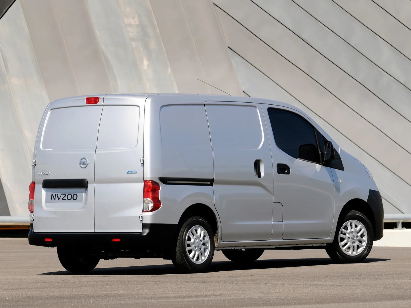 Nissan_NV200_1_generation__Van__5.jpg