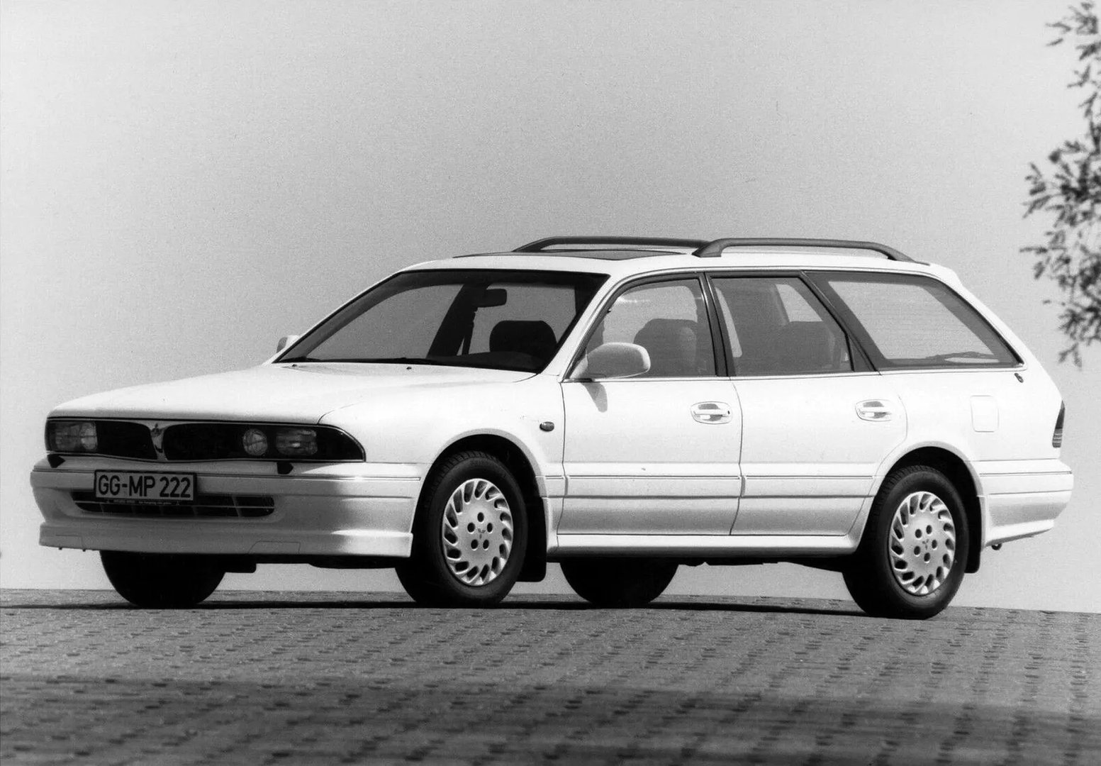 Mitsubishi Sigma 1 generation  Estate 5-door