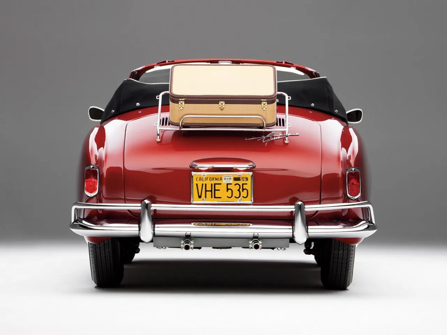 Volkswagen_Karmann-Ghia_1_generation__Cabrio__4.jpg