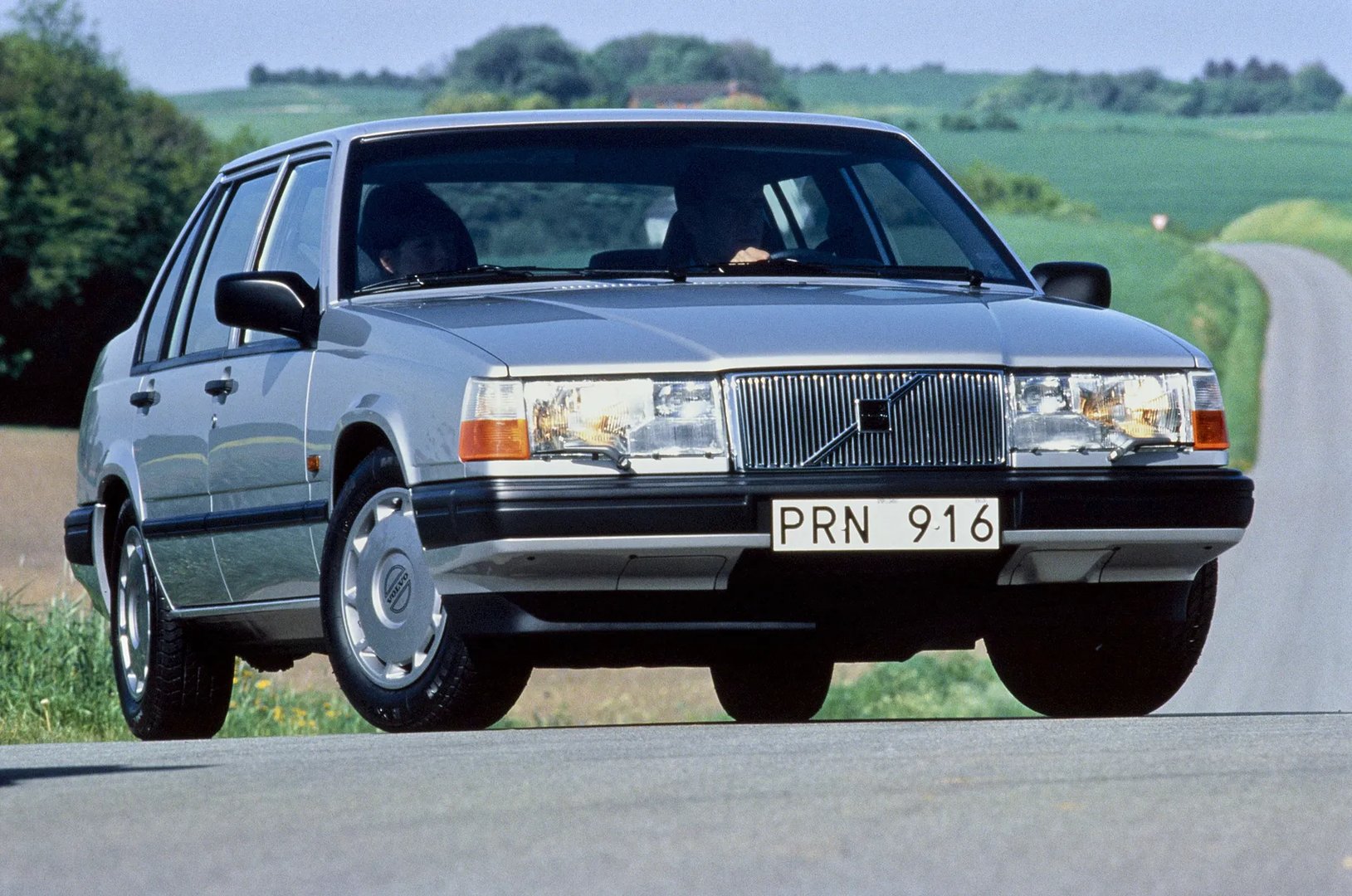 Volvo 940 1 generation  Sedan