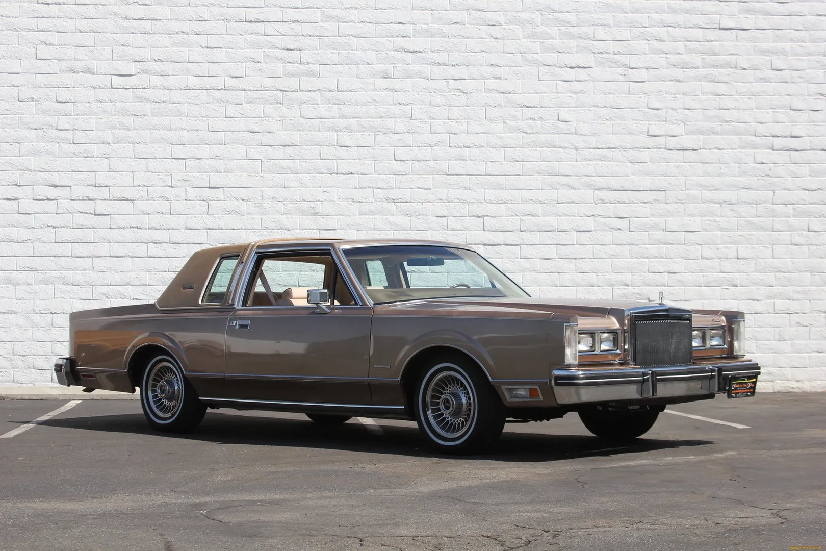 Lincoln Town Car 1 generation  Coupe