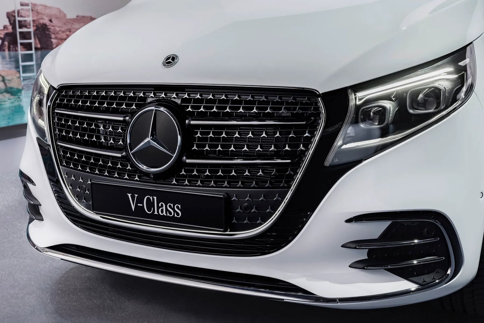 Mercedes_V-Class_3_generation_restyling_2__Minivan__4.jpg