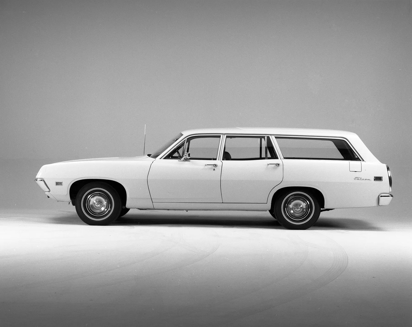 Ford_Falcon_3_generation__Estate_5-door__1.jpg