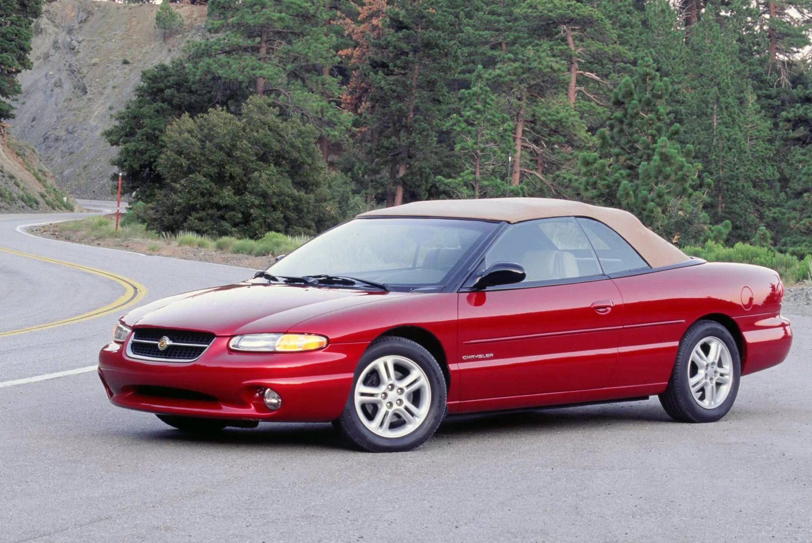 Chrysler_Sebring_1_generation__Cabrio__2.jpg