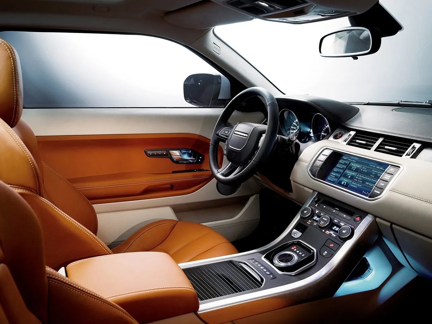 Land Rover_Range_Rover_Evoque_1_generation__SUV_3-doors__6.jpg