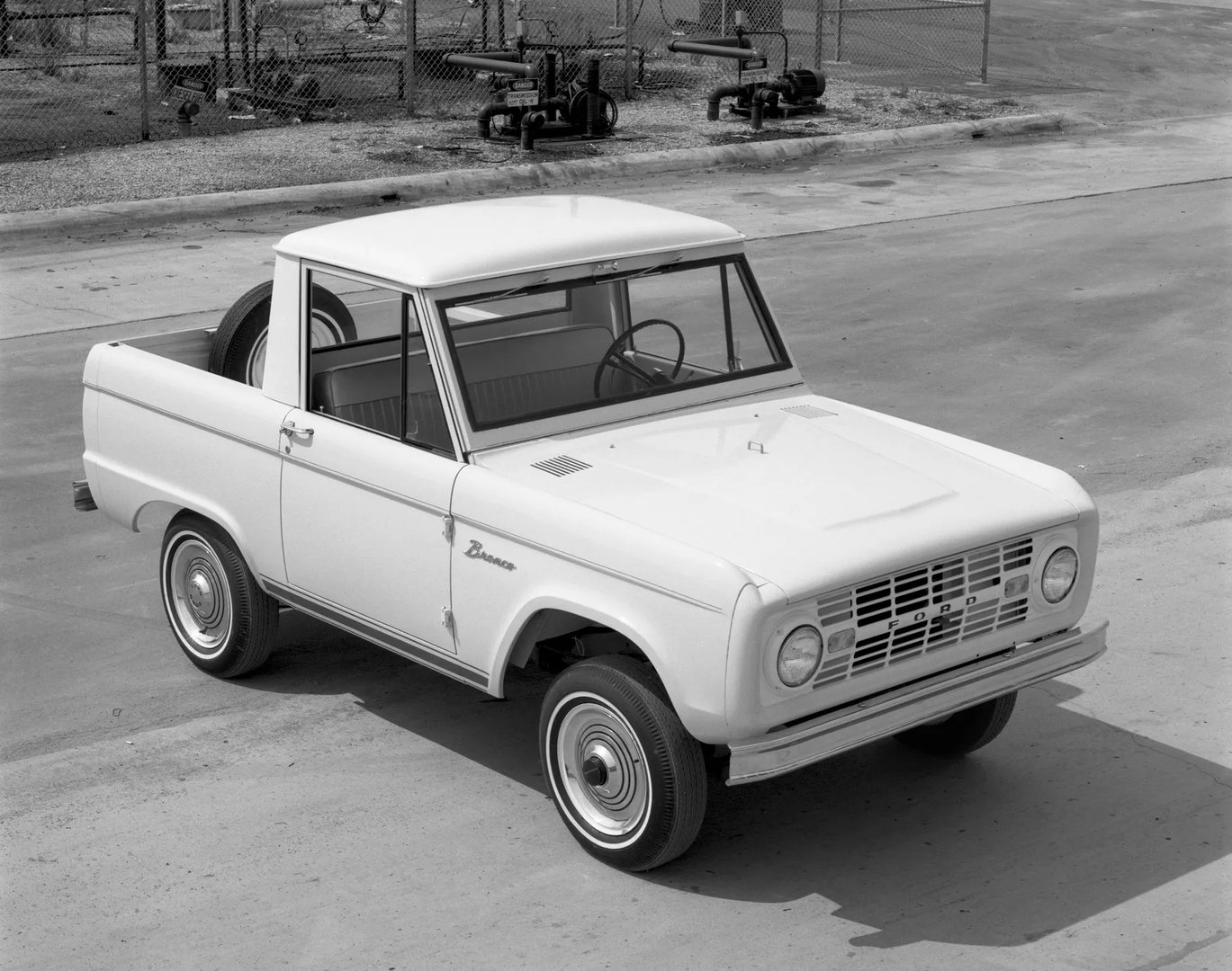 Ford_Bronco_1_generation__Pickup__4.jpg