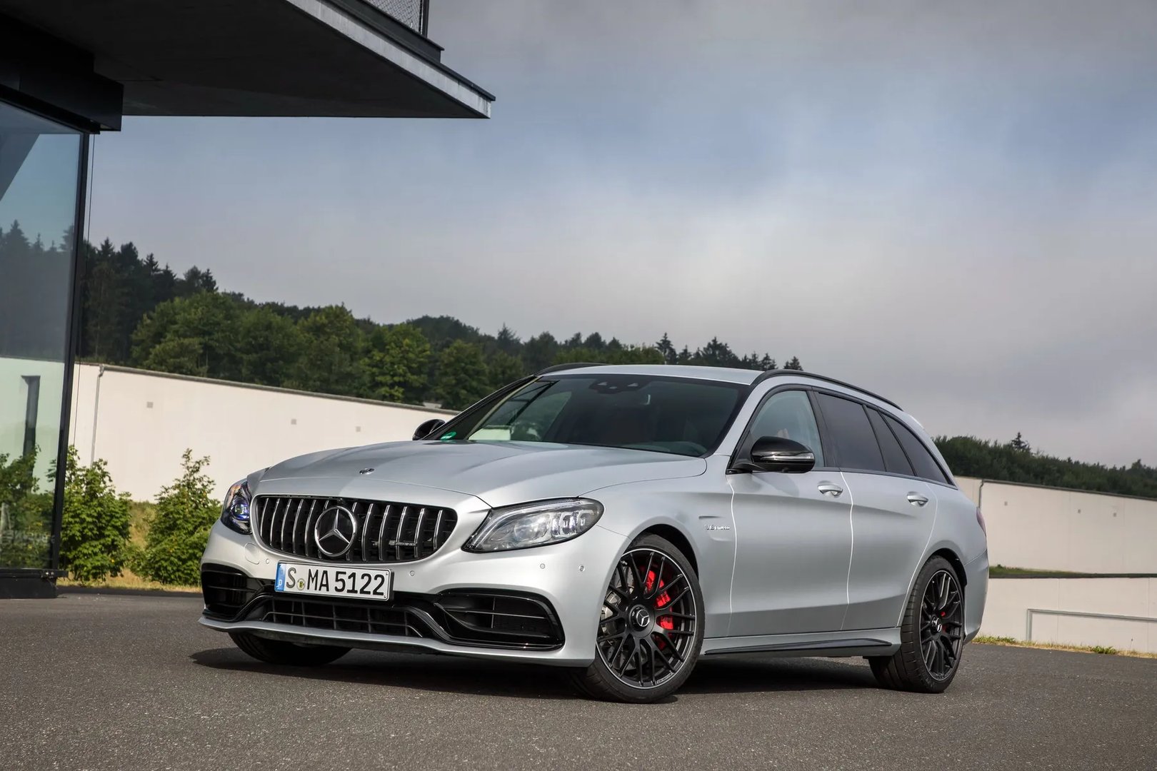 Mercedes_C-Class_AMG_4_generation_restyling__Estate_5-door__1.jpg