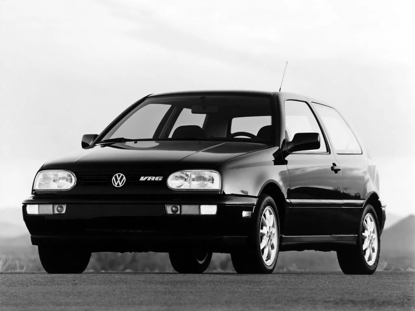 Volkswagen_Golf_3_generation__Hatchback_3-door__8.jpg