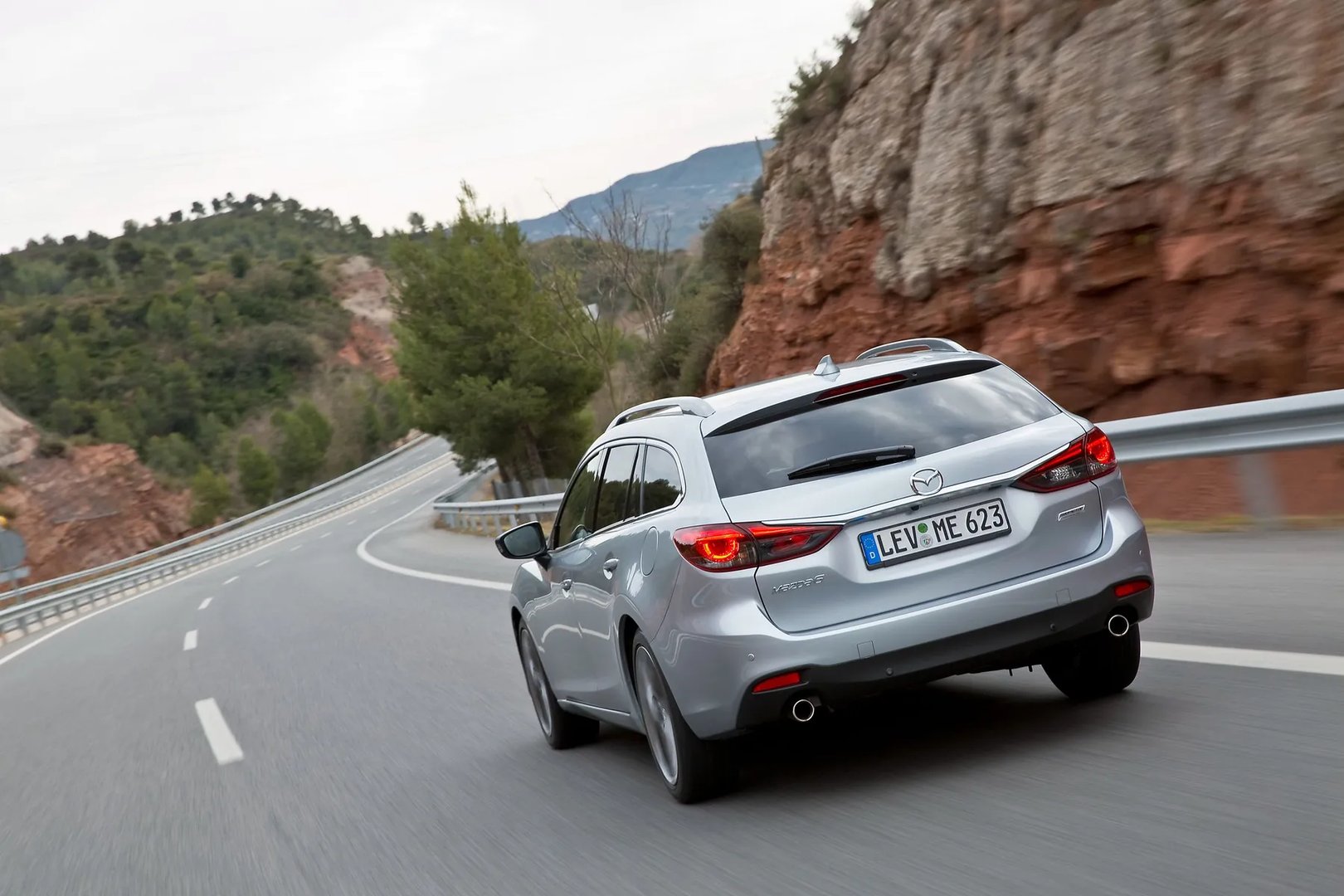 Mazda_6_3_generation_restyling__Estate_5-door__10.jpg
