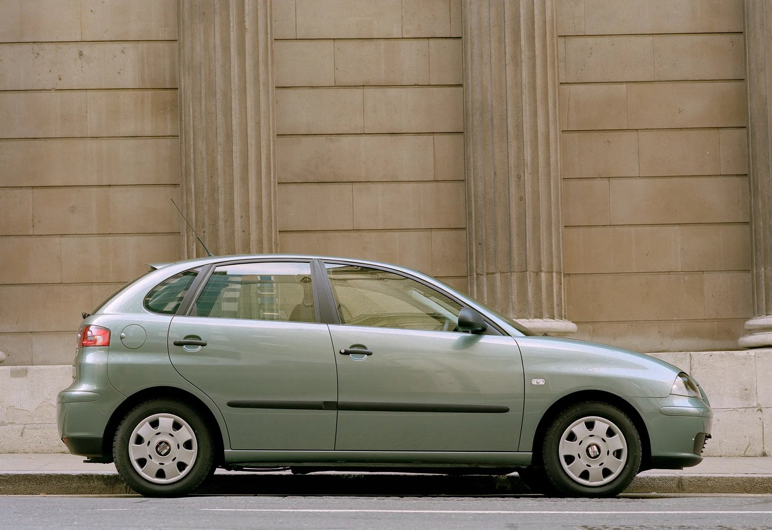 SEAT_Ibiza_3_generation__Mini_5-doors__1.jpg