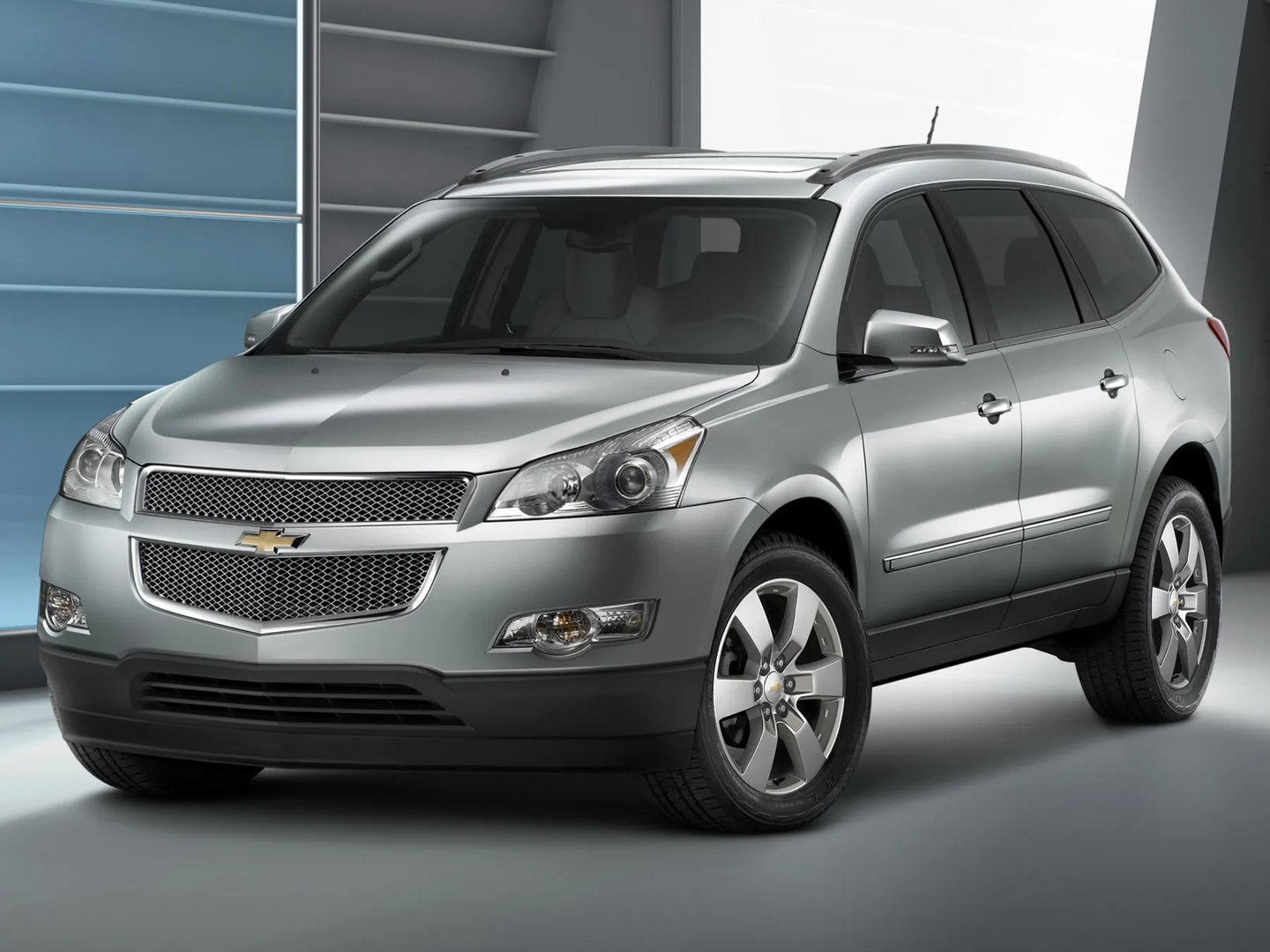 Chevrolet_Traverse_1_generation__SUV_5-doors__10.jpg