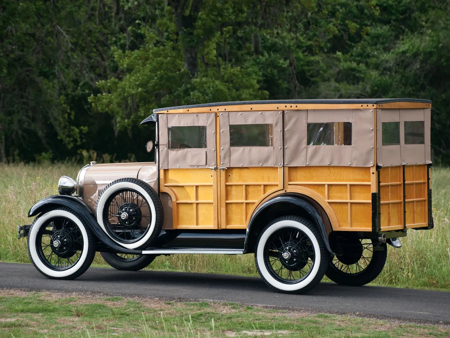Ford_Model_A_1_generation__Estate_5-door__8.jpg