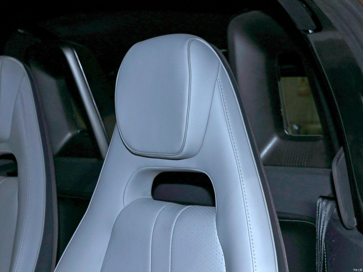 wuling_Mini_EV_1_generation__Cabrio__34.jpg