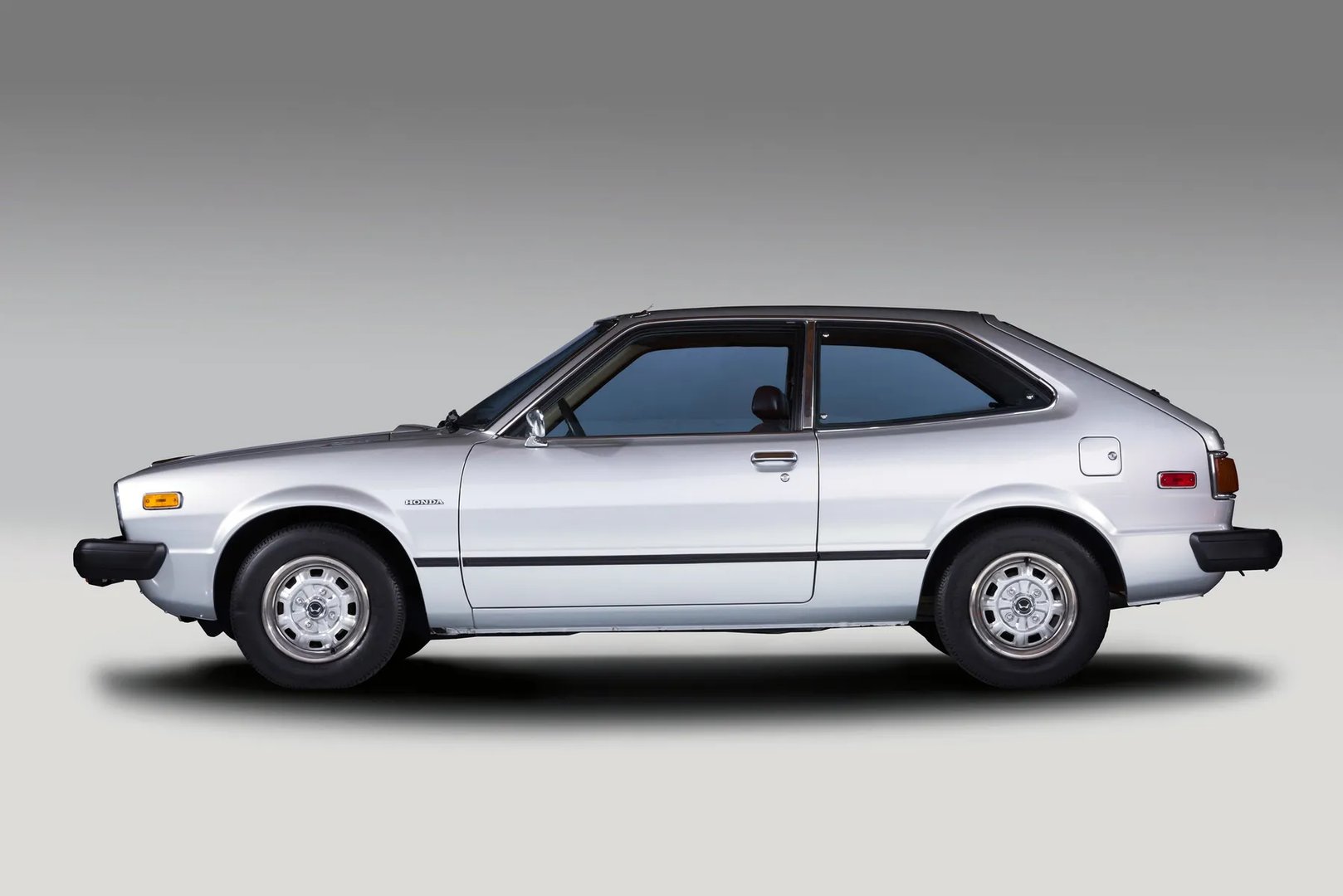 Honda_Accord_(USA)_1_generation__Hatchback_3-door__1.jpg