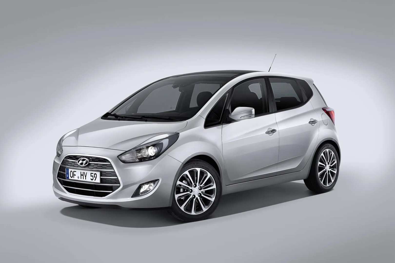 1 generation, restyling 